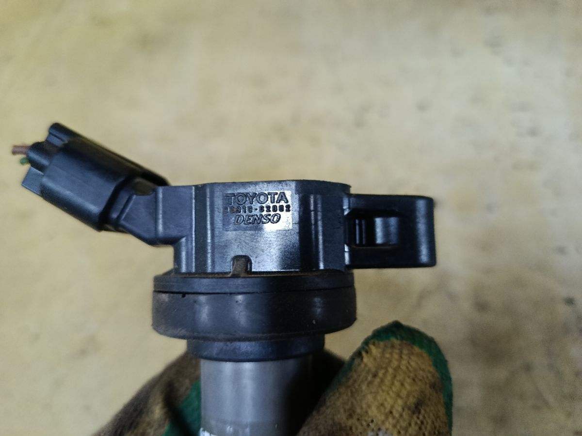 Катушка зажигания 90919-C2002 на Toyota Camry ACV40 2AZ-FE Фото 3