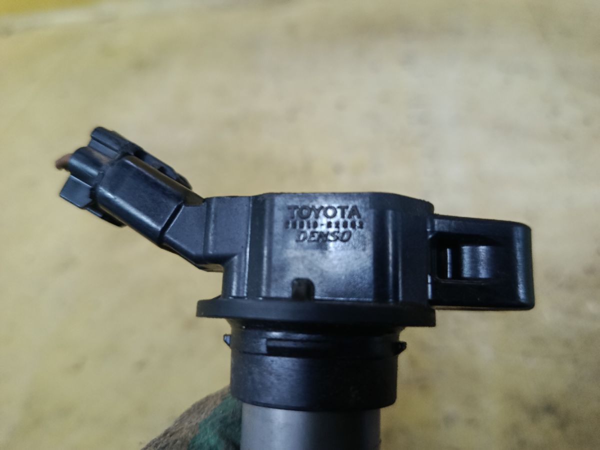Катушка зажигания 90919-C2002 на Toyota Camry ACV40 2AZ-FE Фото 3