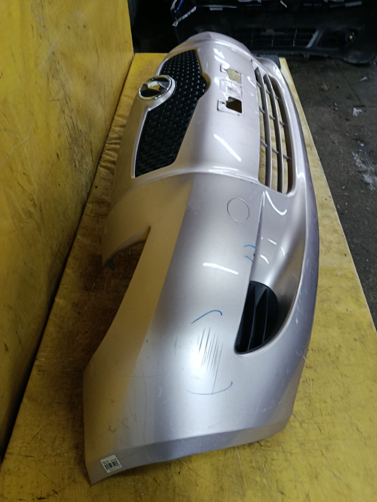 Бампер 52119-52410 на Toyota Vitz NCP95 Фото 8