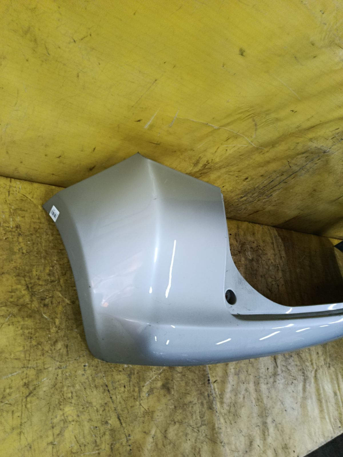 Бампер 52159-52600 на Toyota Ractis SCP100 Фото 4
