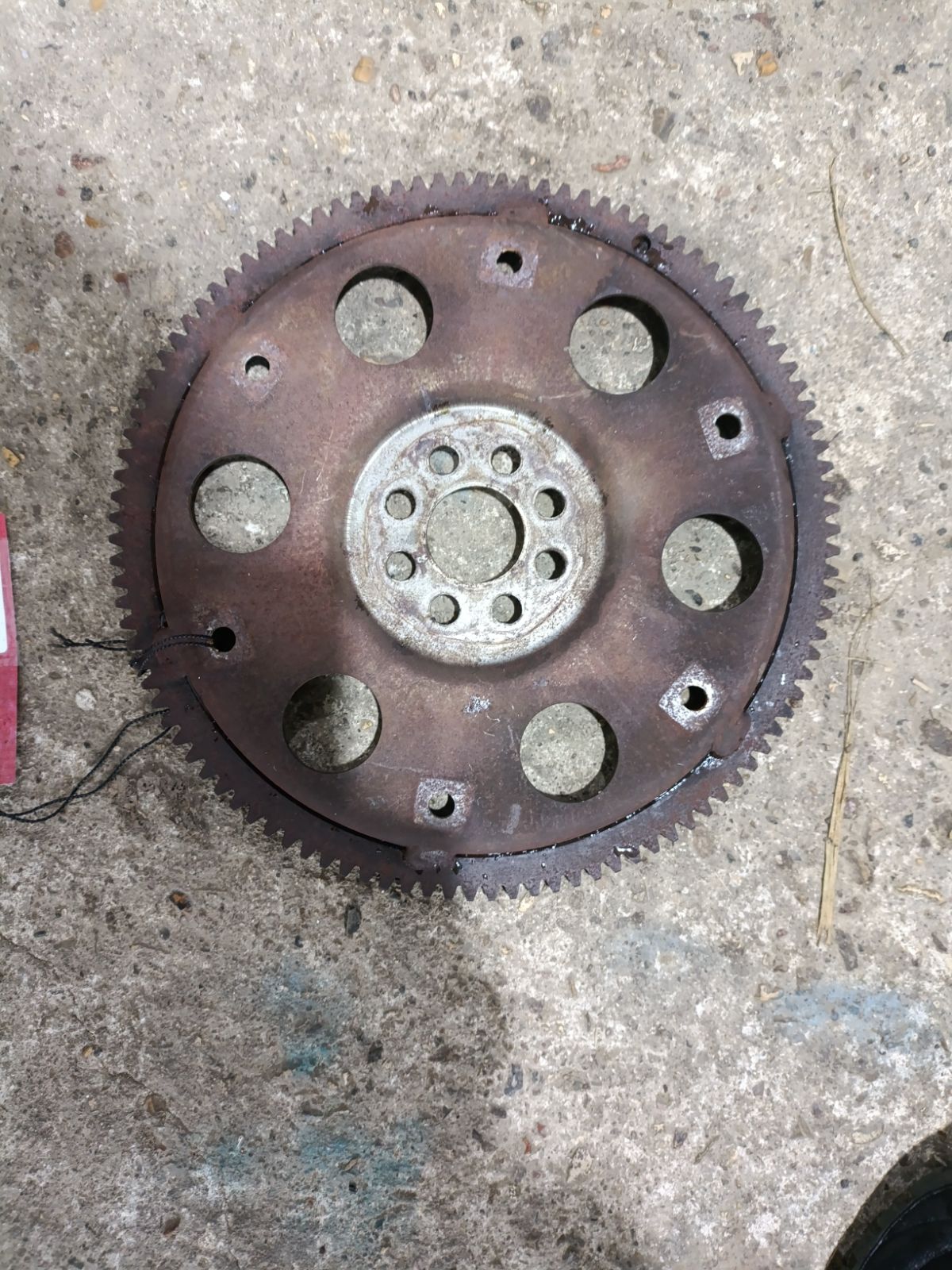 Маховик 32101-12090, 32101-12091 на Toyota Vista ZZV50 1ZZ-FE Фото 4