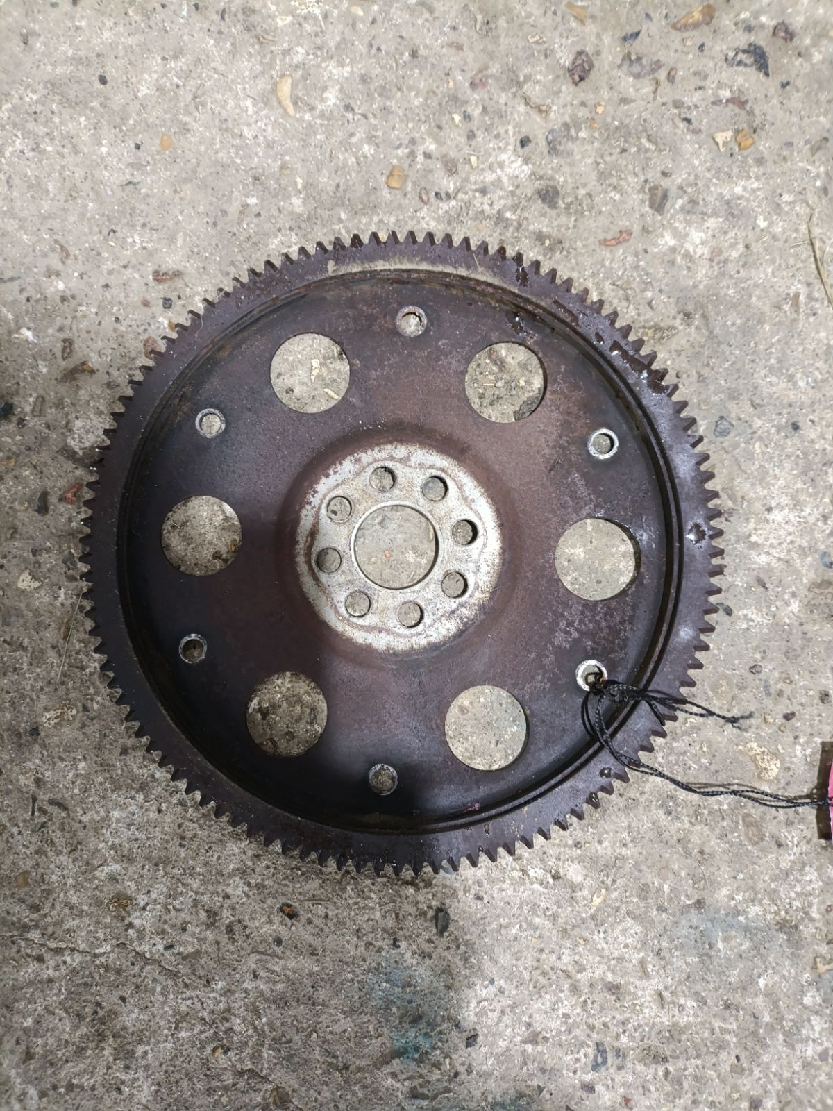 Маховик 32101-12090, 32101-12091 на Toyota Vista ZZV50 1ZZ-FE Фото 5