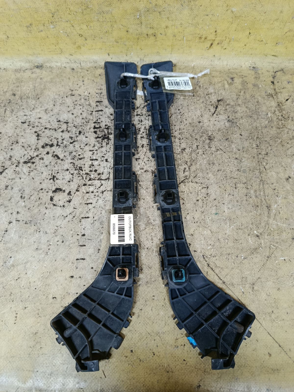 Крепление бампера 52575-47020, 52576-47020 на Toyota Prius ZVW30 Фото 3