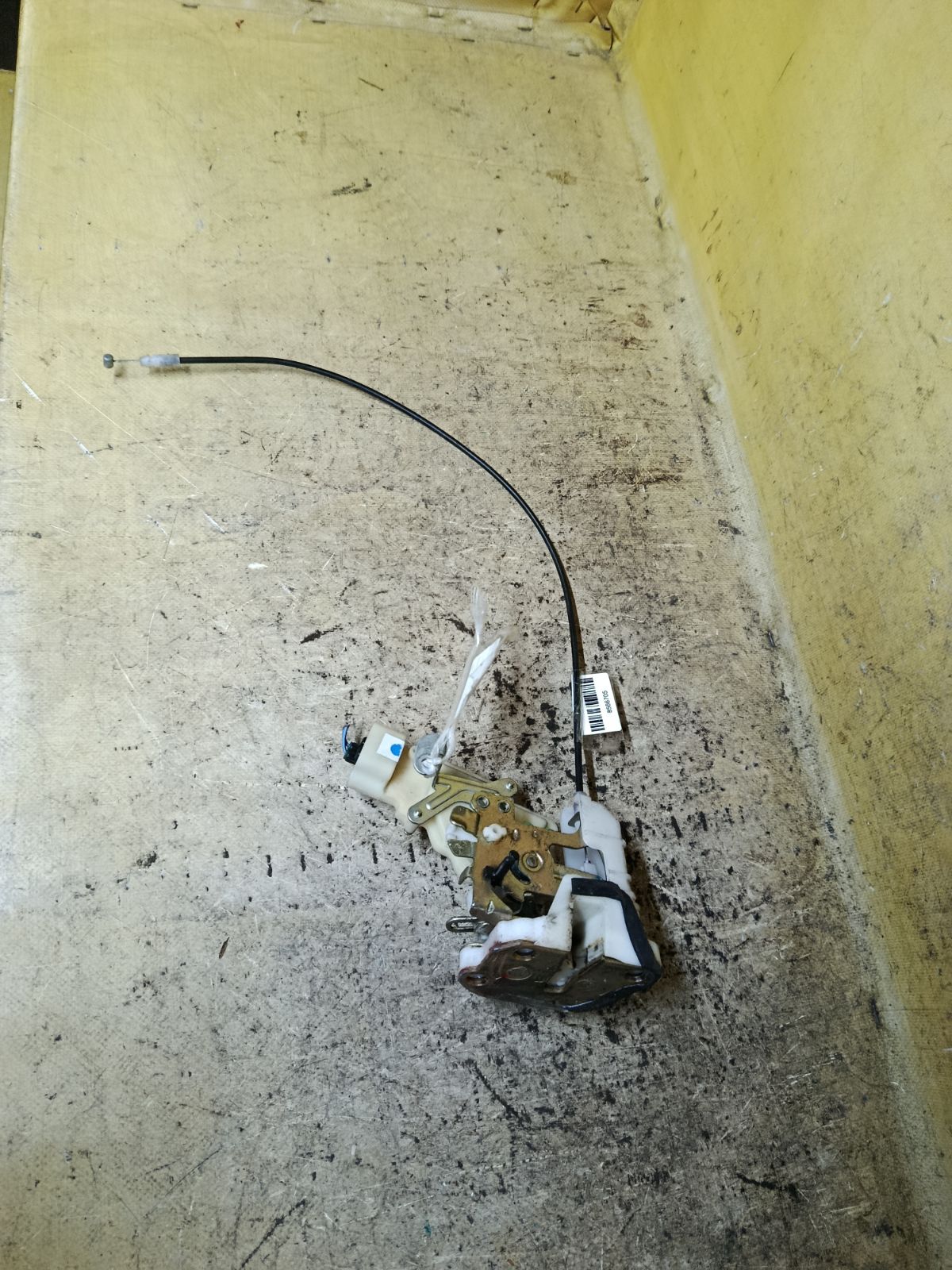 Замок двери на Toyota Platz NCP16 Фото 1