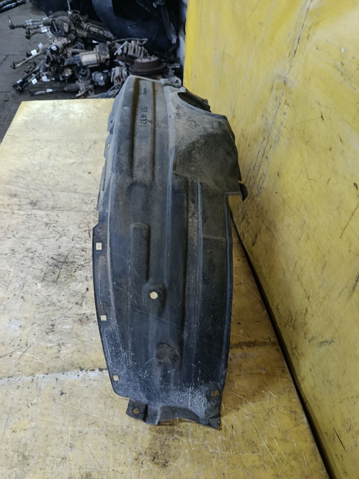 Подкрылок 53876-63011 на Toyota Opa ZCT10 1ZZ-FE Фото 3