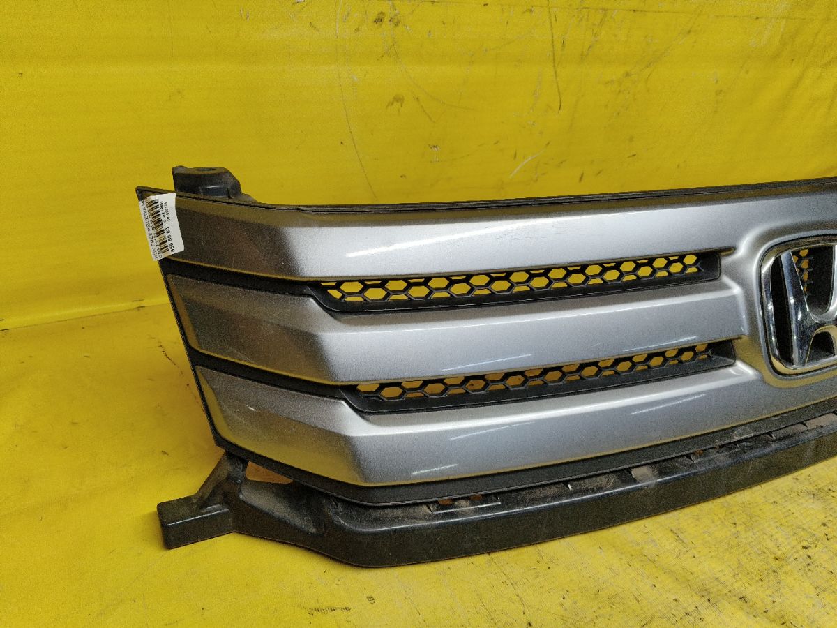 Решетка радиатора 71121-SFM-003 на Honda Freed Spike GB3 Фото 2