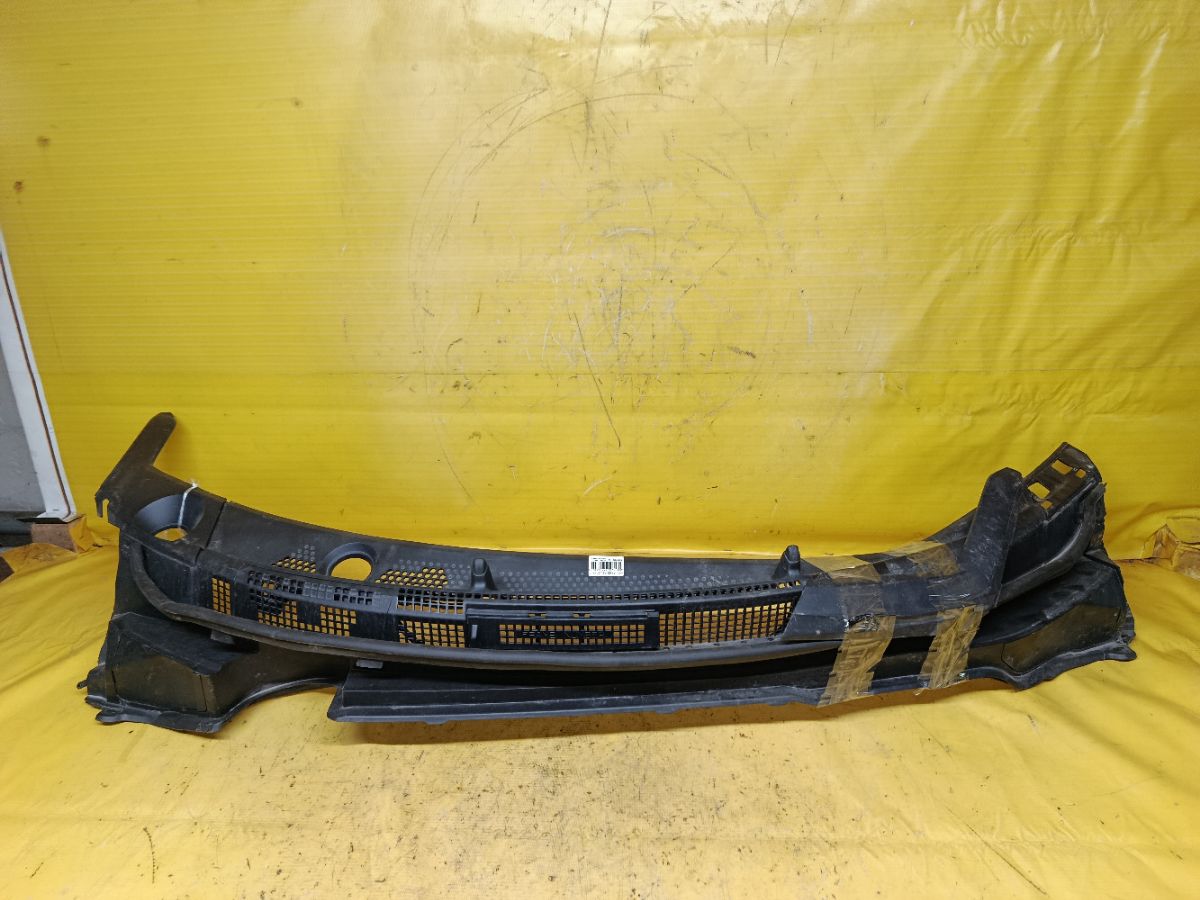 Решетка под лобовое стекло 74200-SYY-00-50 на Honda Freed GB3 Фото 1