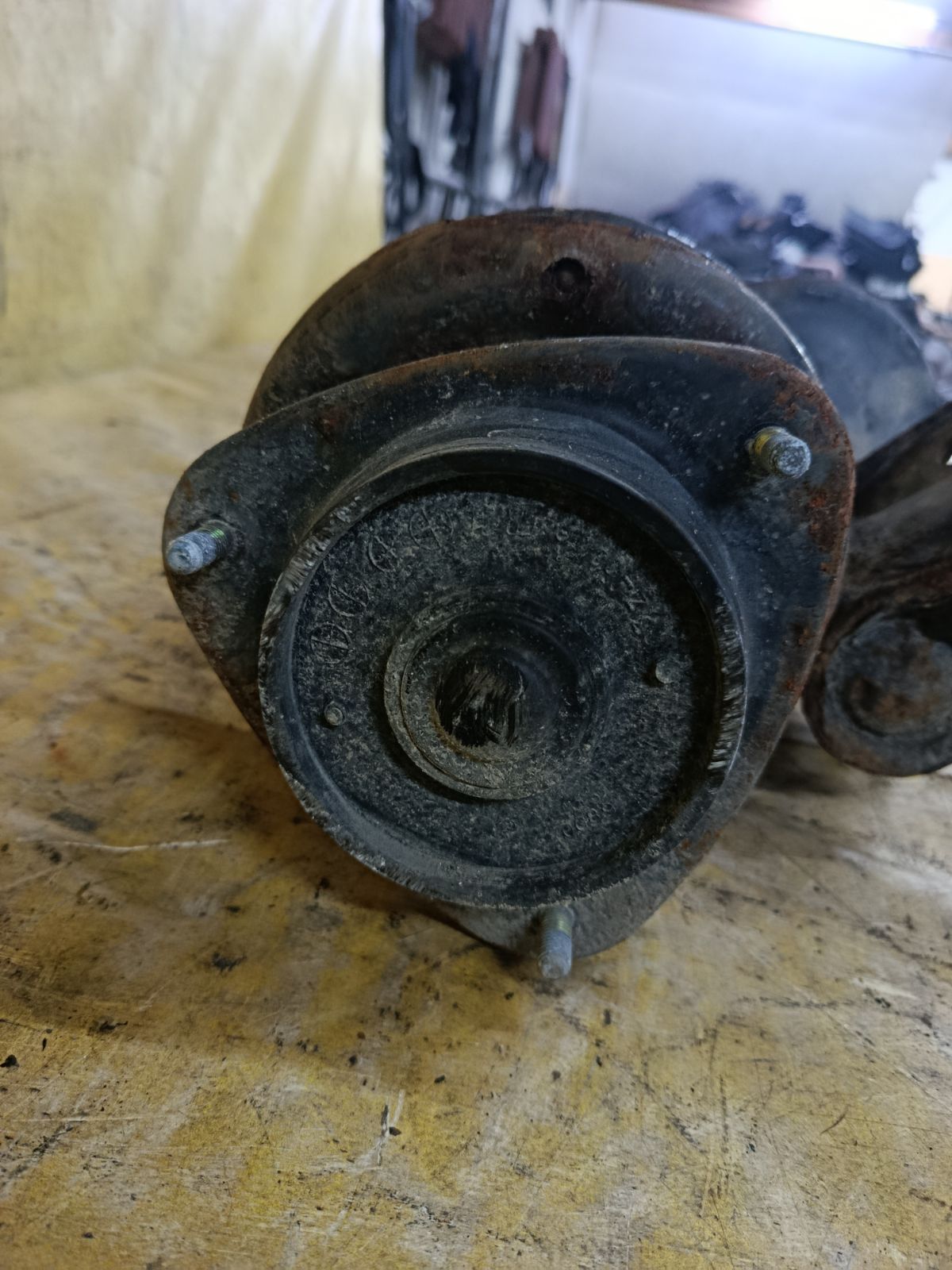 Стойка амортизатора на Subaru Impreza Wrx GD9 EJ204 Фото 2