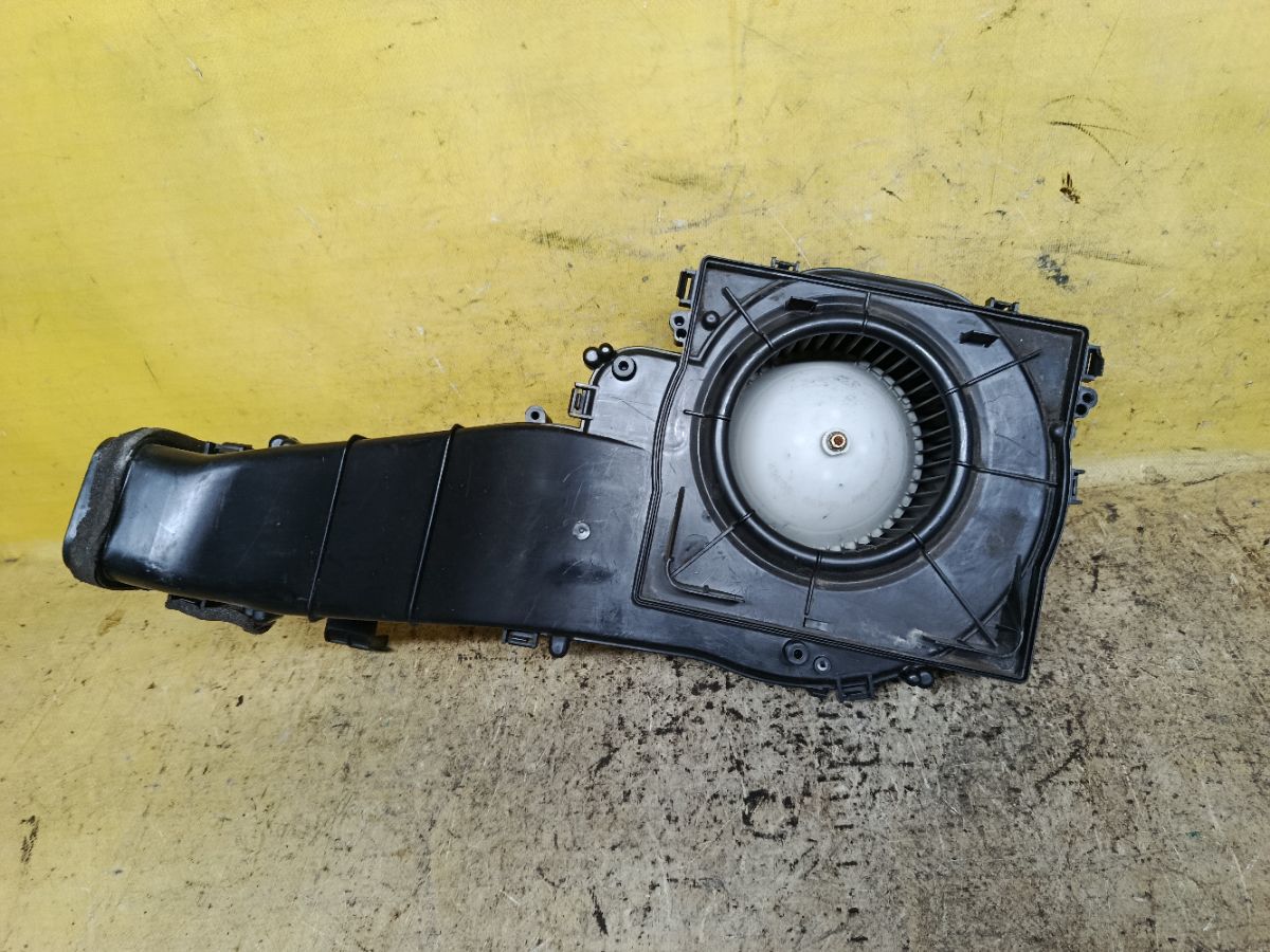 Мотор печки 72210FE000 на Subaru Impreza Wrx GD9 Фото 2