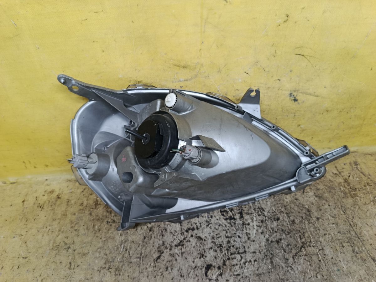 Фара 52-001 52-001, на Toyota Vitz SCP10 Фото 2