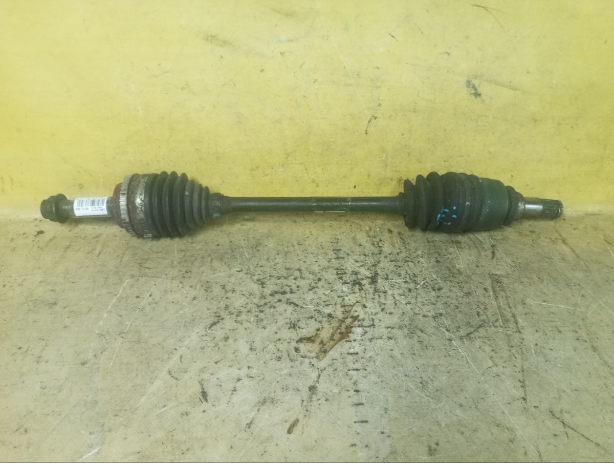 Привод на Toyota Vitz SCP10 1SZ-FE Фото 1