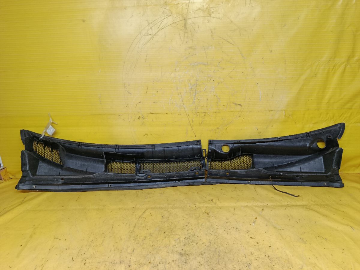 Решетка под лобовое стекло 55782-52010, 55781-52010 на Toyota Vitz SCP10 Фото 2