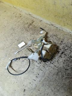 Замок двери на Toyota Vitz SCP10 Фото 2