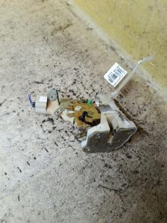 Замок двери на Toyota Vitz SCP10, Заднее Правое расположение