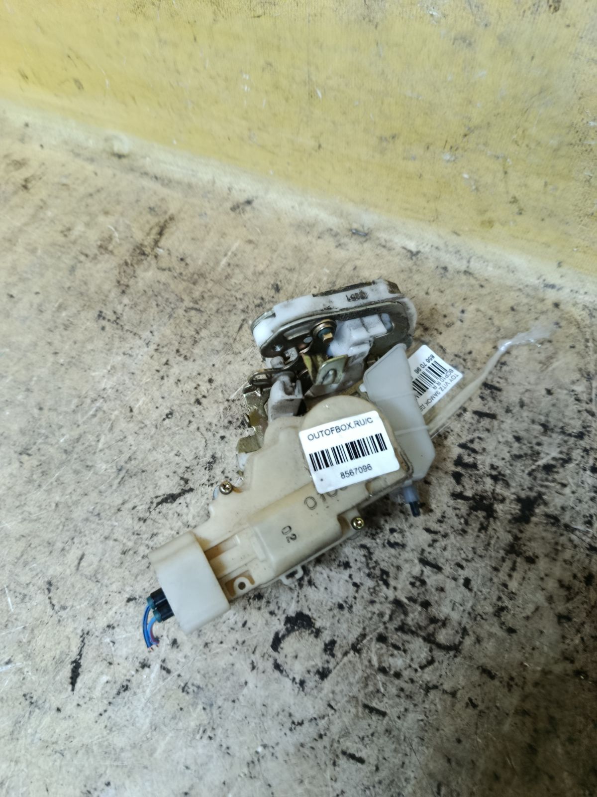 Замок двери на Toyota Vitz SCP10 Фото 2