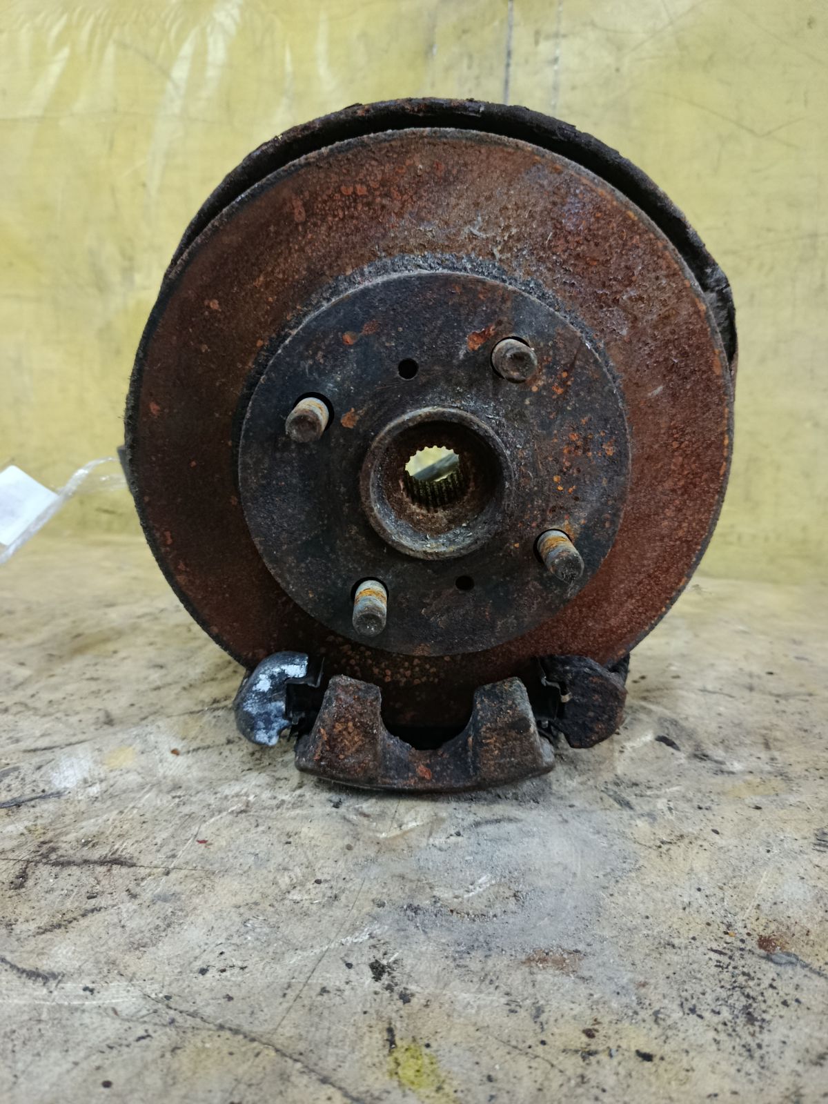 Ступица на Toyota Vitz SCP10 1SZ-FE Фото 2