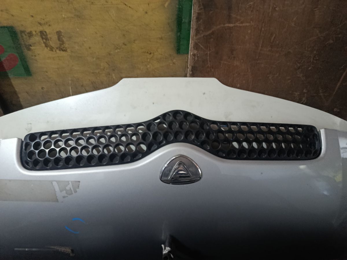 Капот на Toyota Vitz SCP10 Фото 5