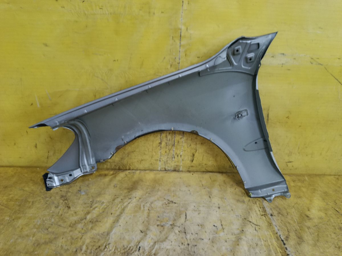 Крыло переднее на Toyota Brevis JCG15 Фото 4