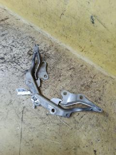 Крепление капота на Toyota Brevis JCG15 53410-30160  53420-30160