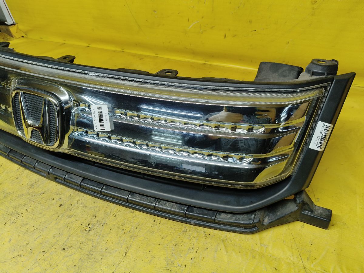 Решетка радиатора 71121-SWZ-003 на Honda Freed Spike Hybrid GP3 Фото 3