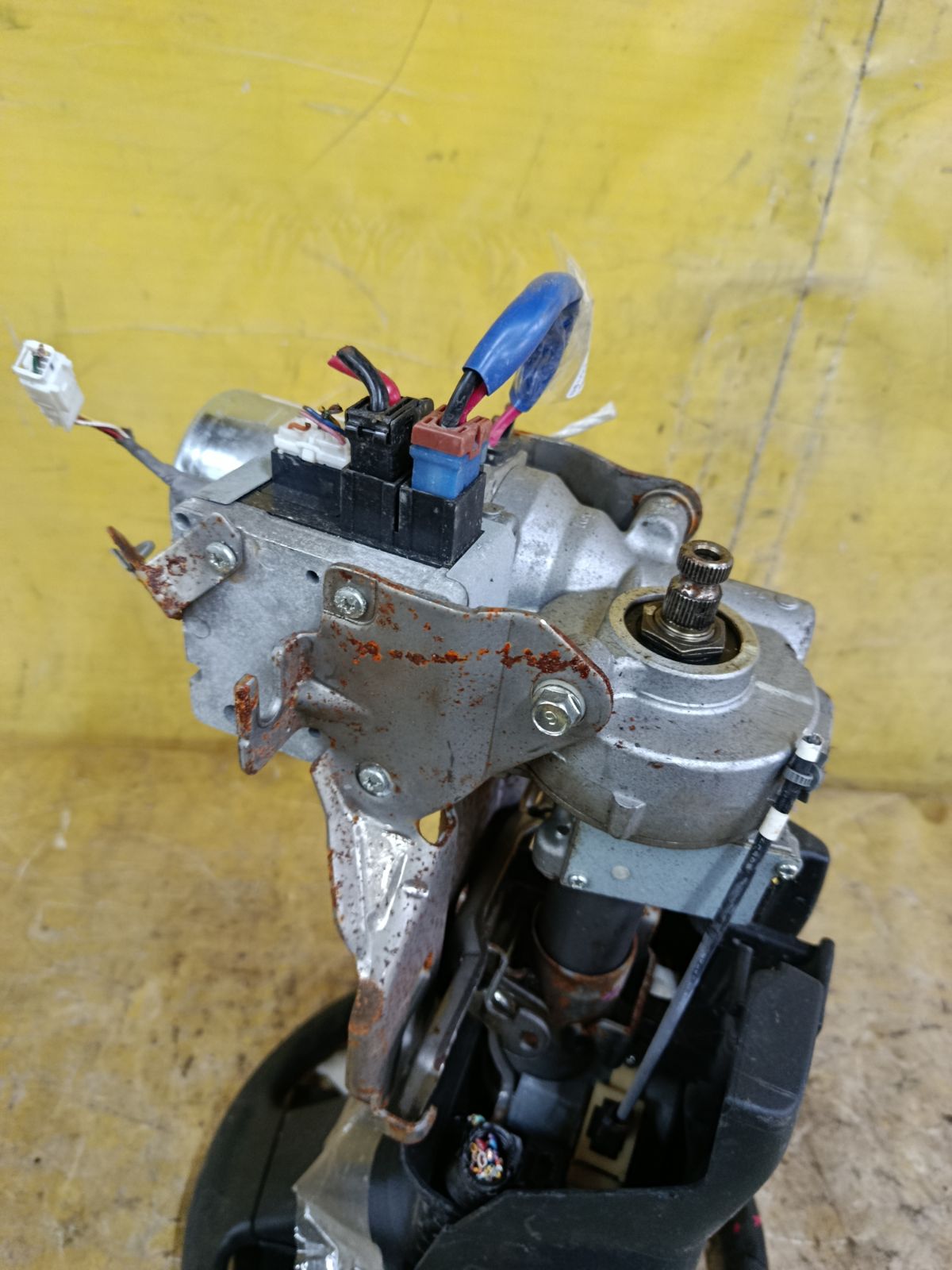 Рулевая колонка на Nissan Note NE11 Фото 1