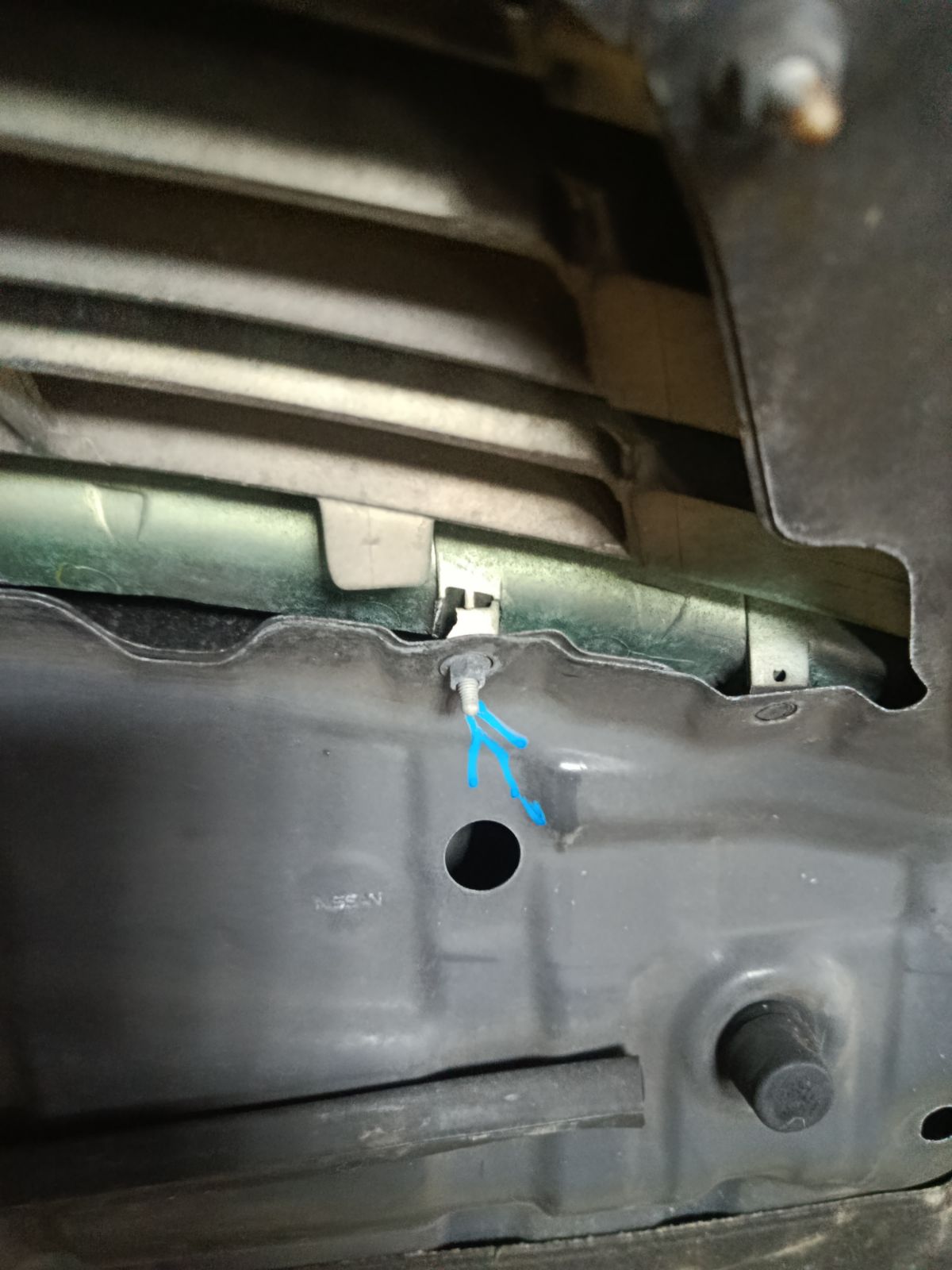 Капот на Nissan Teana J32 Фото 4
