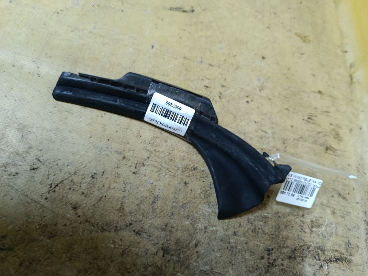 Решетка под лобовое стекло 66895-CV000 на Nissan Wingroad NY12 Фото 1