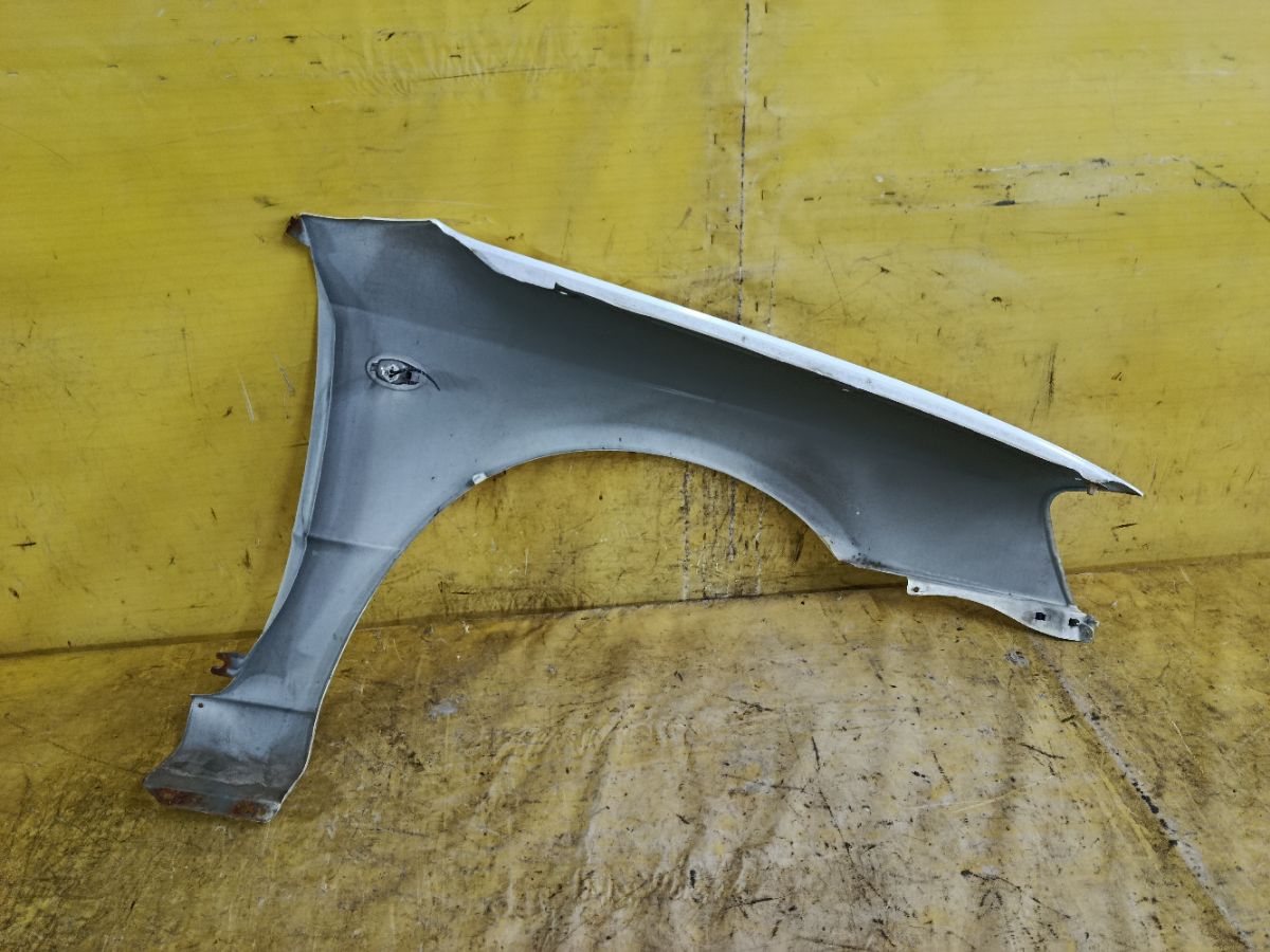 Крыло переднее на Subaru Legacy Wagon BH5 Фото 2