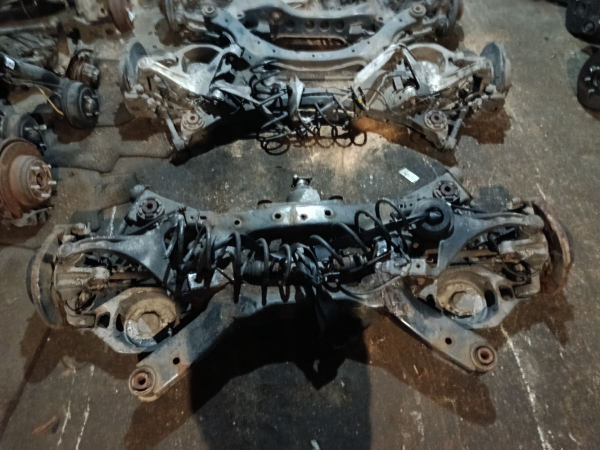 Балка подвески на Nissan Teana TNJ32 QR25DE Фото 1