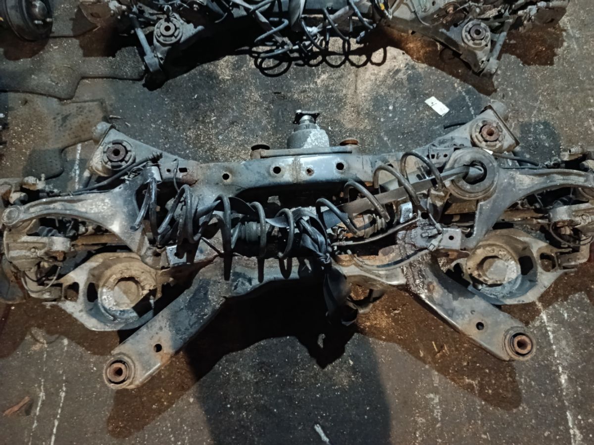 Балка подвески на Nissan Teana TNJ32 QR25DE Фото 2