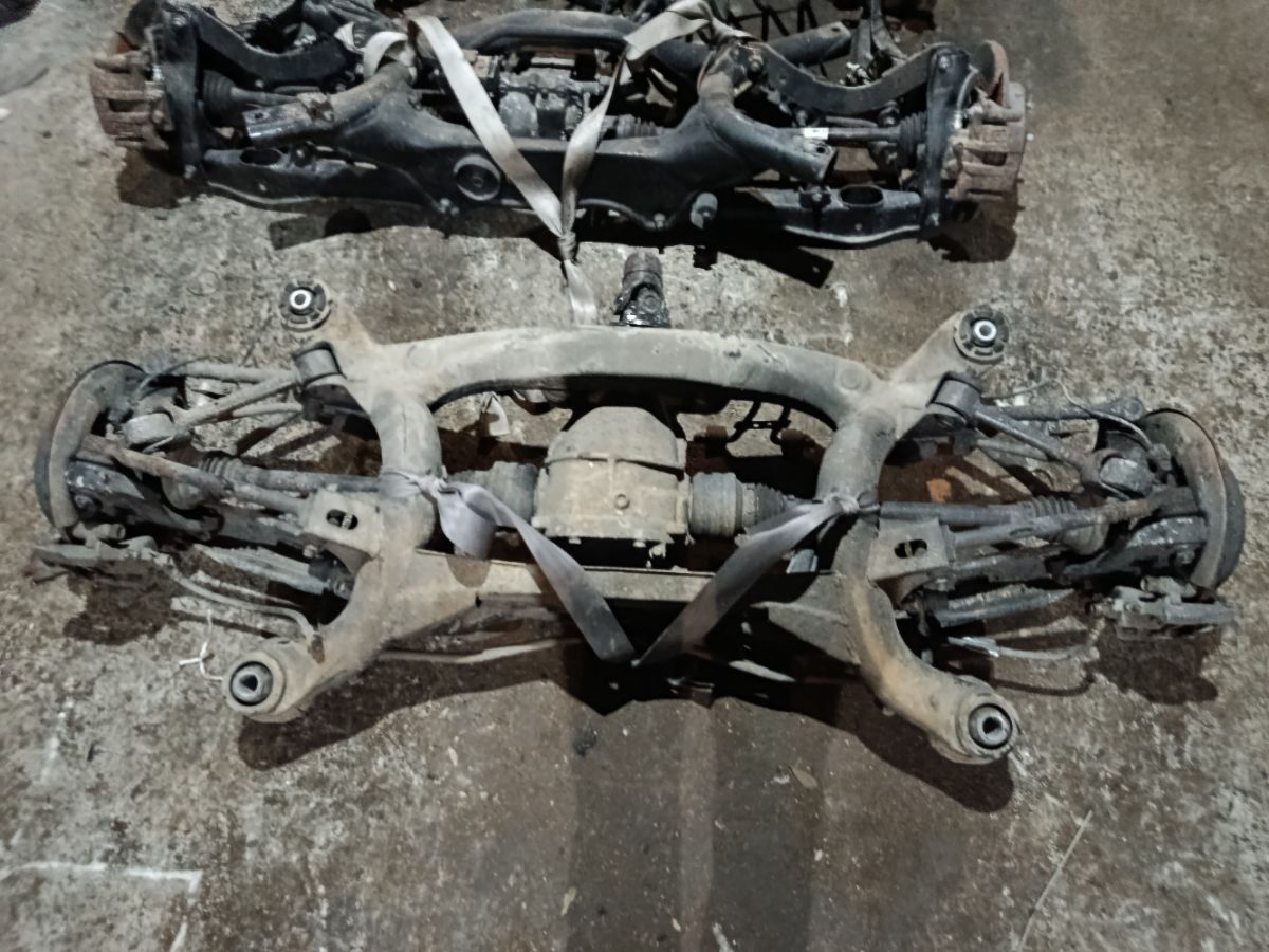 Балка подвески 51206-30080 на Toyota Crown GRS180 4GR-FSE Фото 1