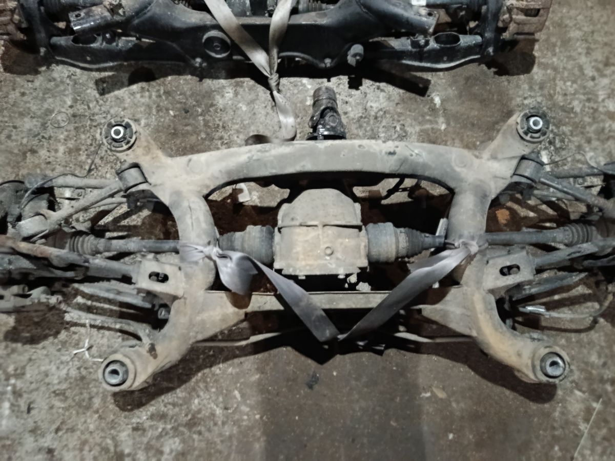Балка подвески 51206-30080 на Toyota Crown GRS180 4GR-FSE Фото 2