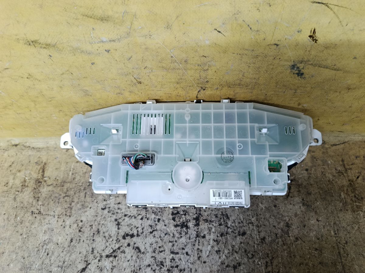 Спидометр 78100-SFM-9010 на Honda Freed Spike GB3 L15A Фото 2