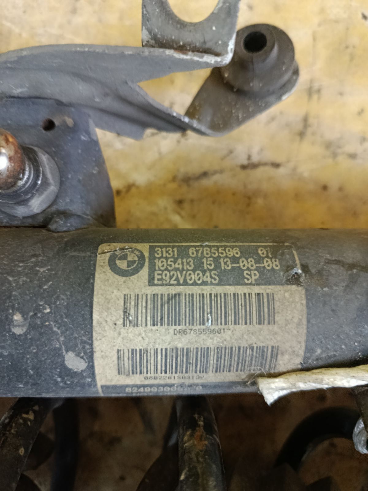Стойка амортизатора 3131678559501, 3131678559601 на Bmw 3-Series E92-WA52 N46B20BD Фото 2