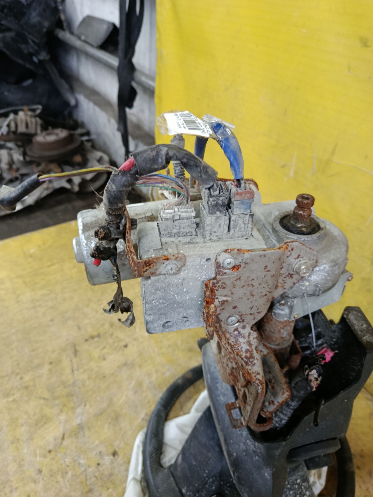 Рулевая колонка на Nissan Note E11 Фото 1