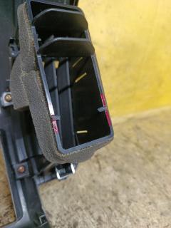 Консоль магнитофона 68260-1U610 на Nissan Note E11 Фото 3