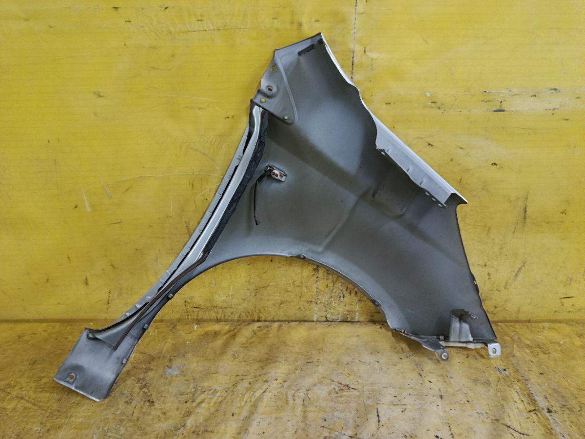 Крыло переднее на Nissan Note E11 Фото 4