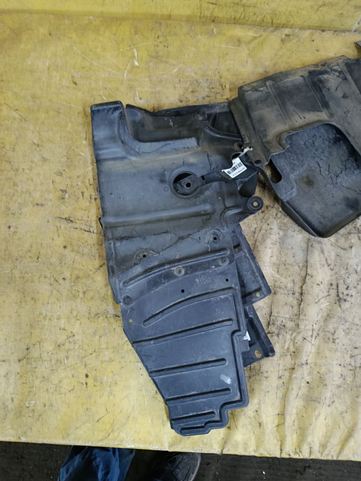 Защита двигателя MR539599, MR434776 на Mitsubishi Lancer Cedia Wagon CS5W 4G93 Фото 5