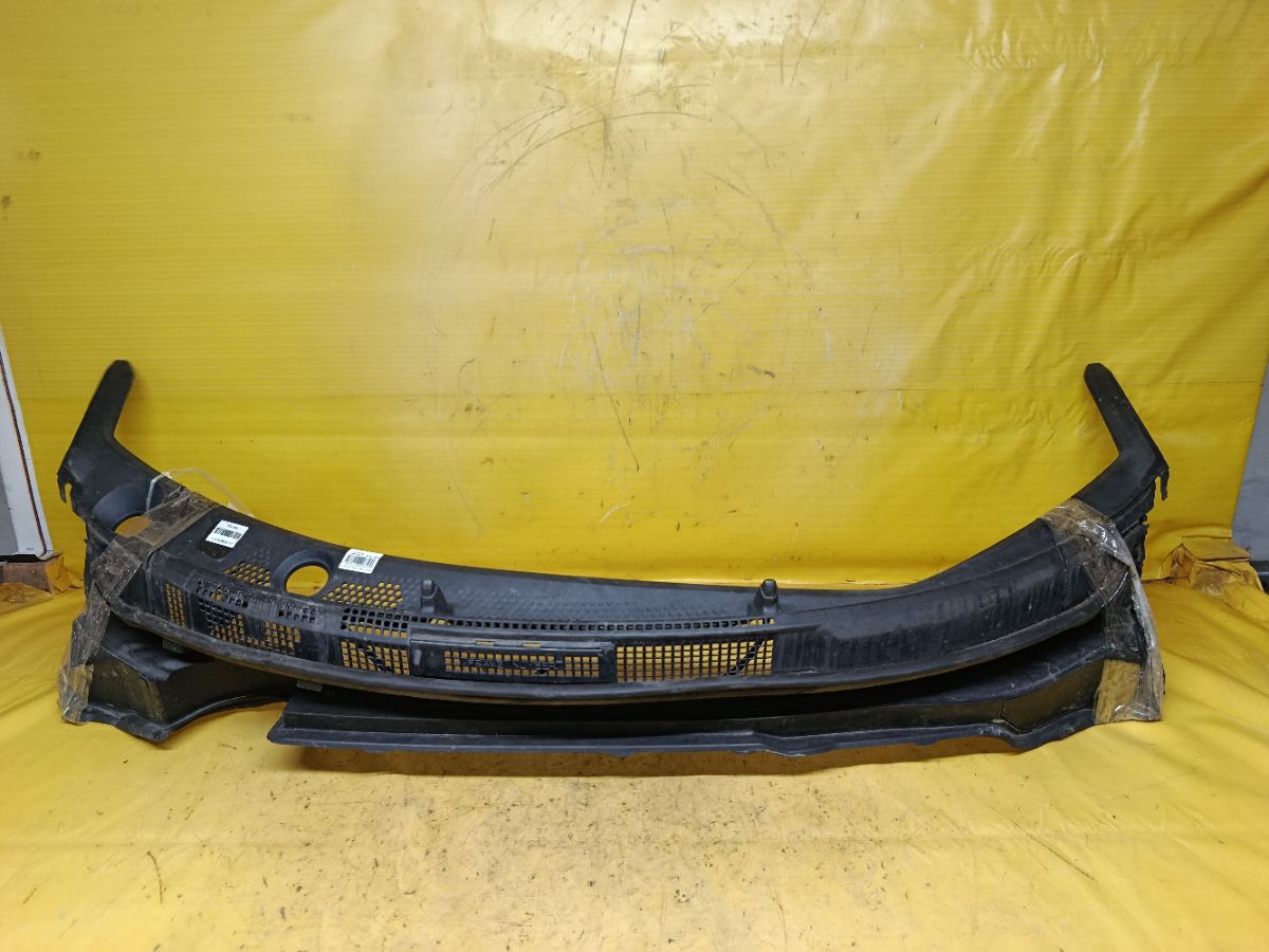 Решетка под лобовое стекло 74200-SYY-00-50 на Honda Freed GB3 Фото 1