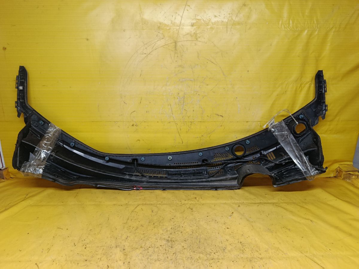 Решетка под лобовое стекло 74200-SYY-00-50 на Honda Freed GB3 Фото 2
