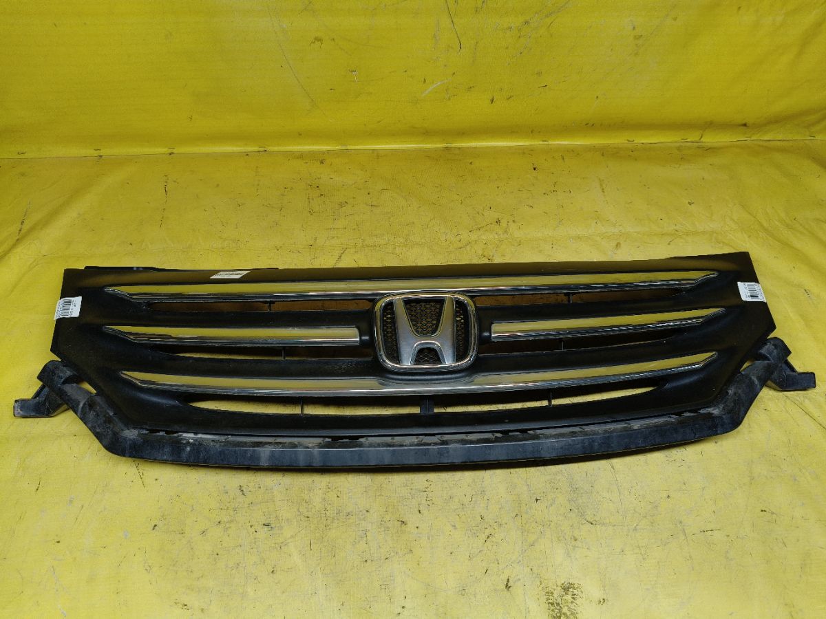Решетка радиатора 71121-SYY-Z01-M1 на Honda Freed GB3 Фото 1