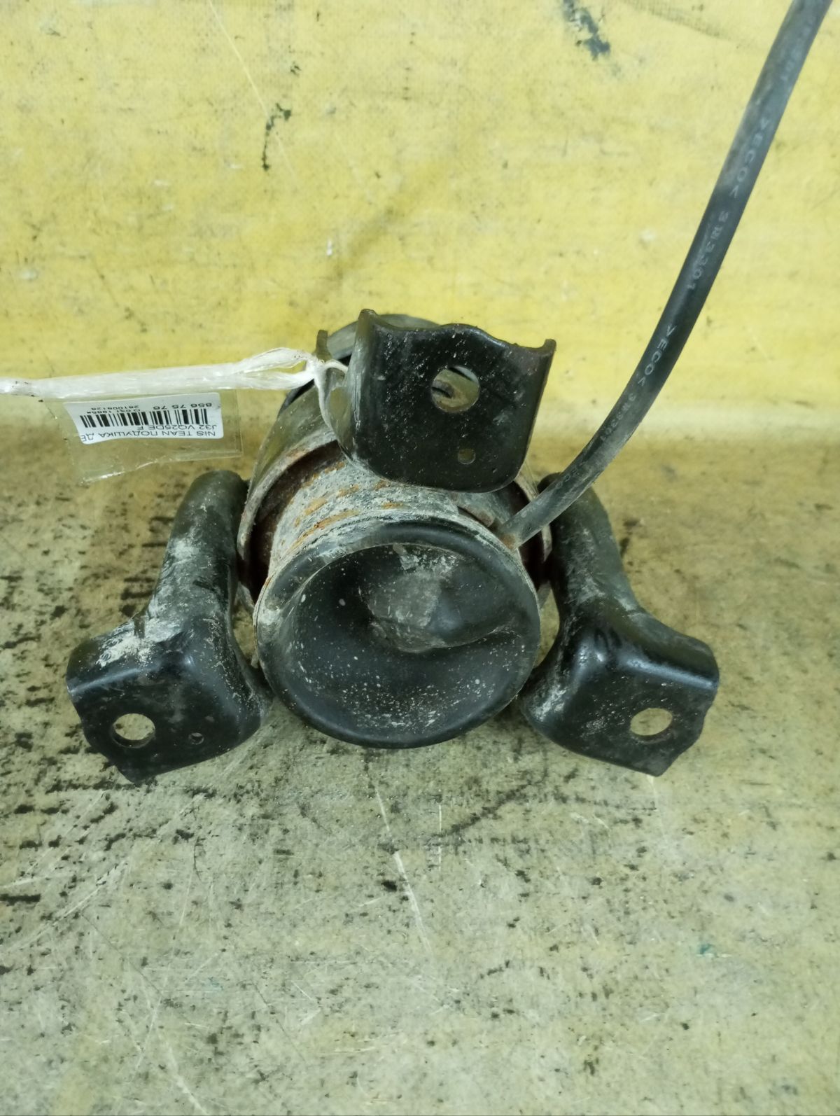 Подушка двигателя на Nissan Teana J32 VQ25DE Фото 2