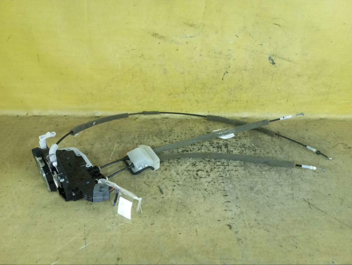 Замок двери на Nissan Teana J32 Фото 1