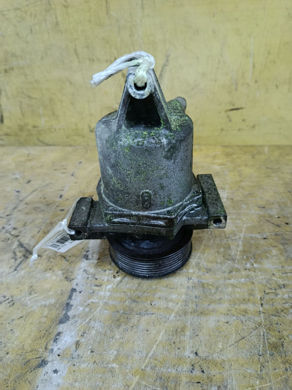Компрессор кондиционера 92600-3VB0A на Nissan Note NE12 HR12DE Фото 2