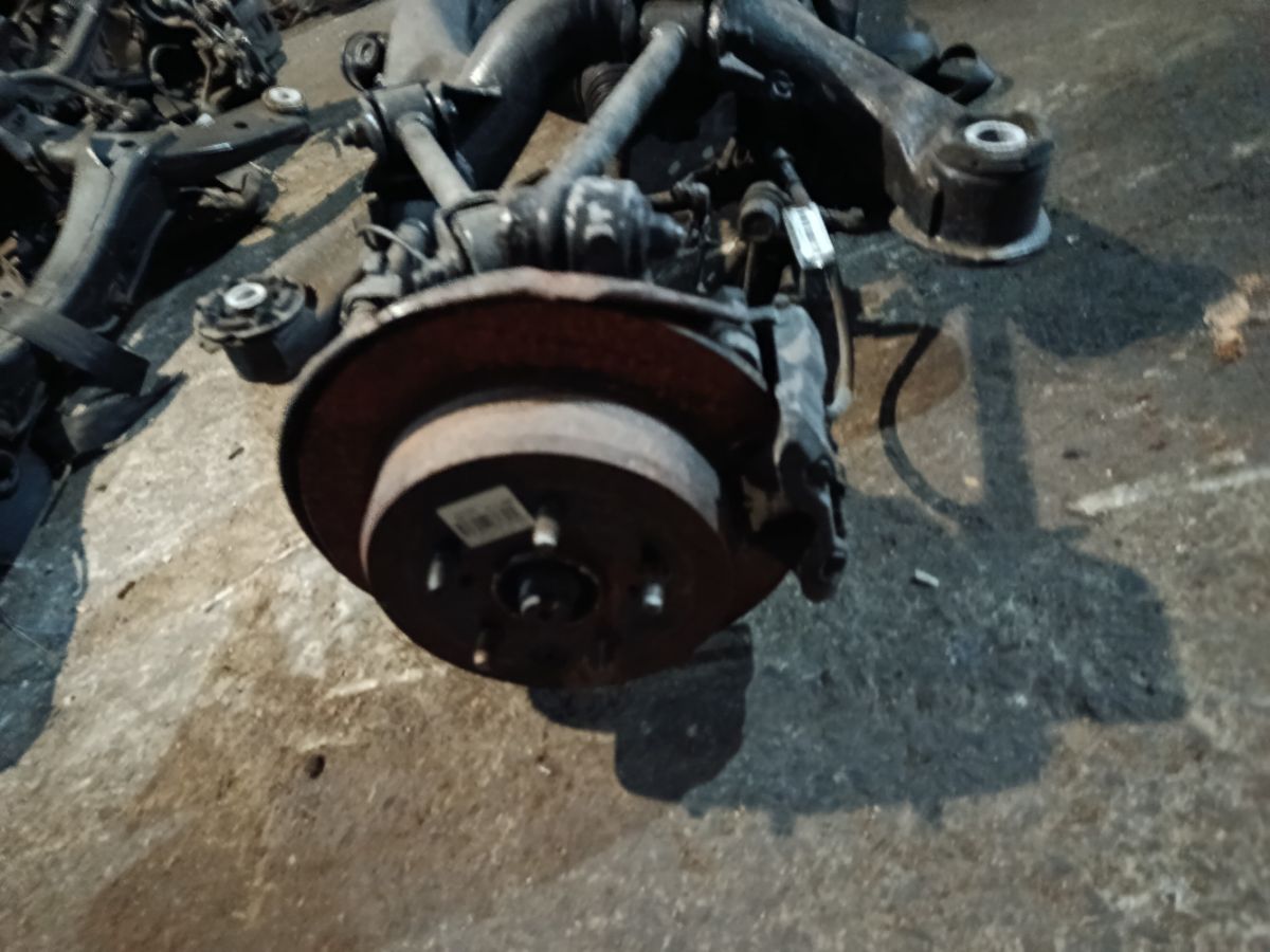 Балка подвески 51206-30080 на Toyota Crown GRS183 3GR-FSE Фото 4