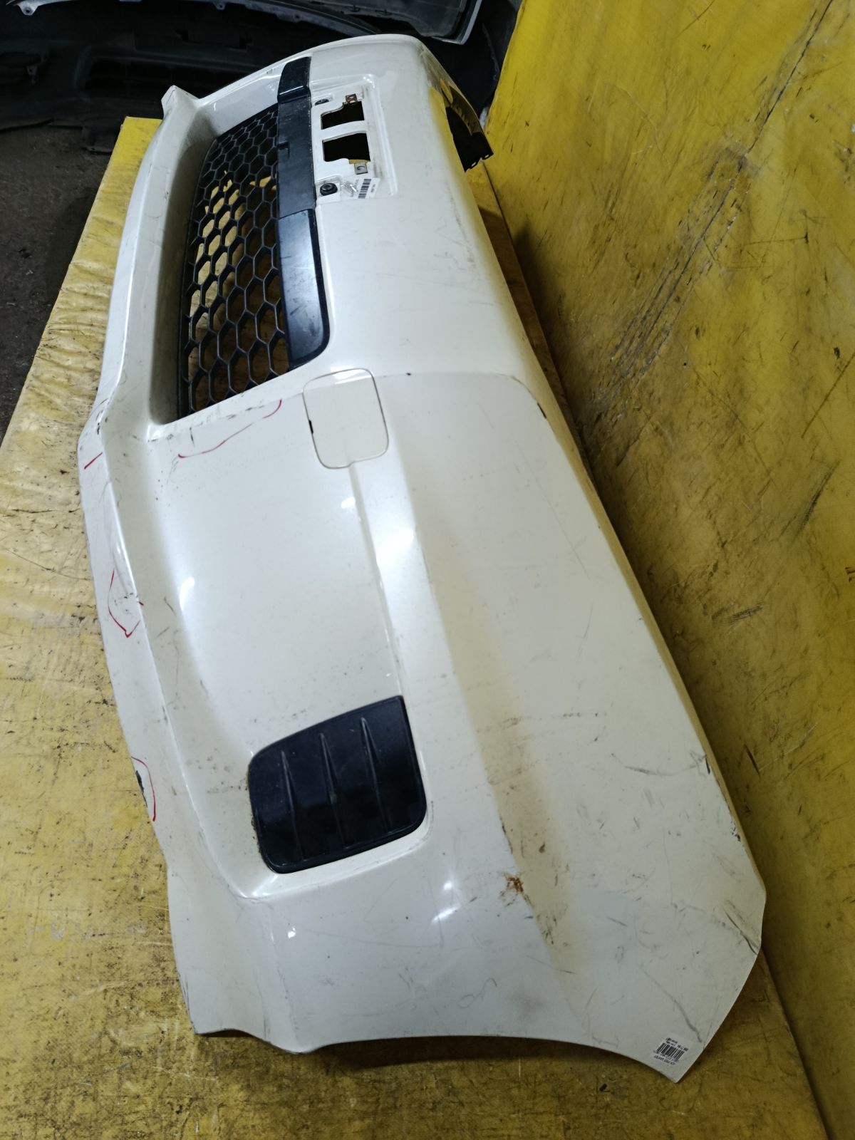 Бампер 62022-8N040 на Nissan Sunny FNB15 Фото 14