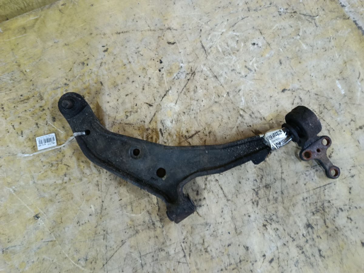 Рычаг на Nissan Sunny FNB15 QG15DE Фото 1