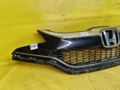 Решетка радиатора 71121-T5B-J01-M1 на Honda Fit GK3 Фото 2