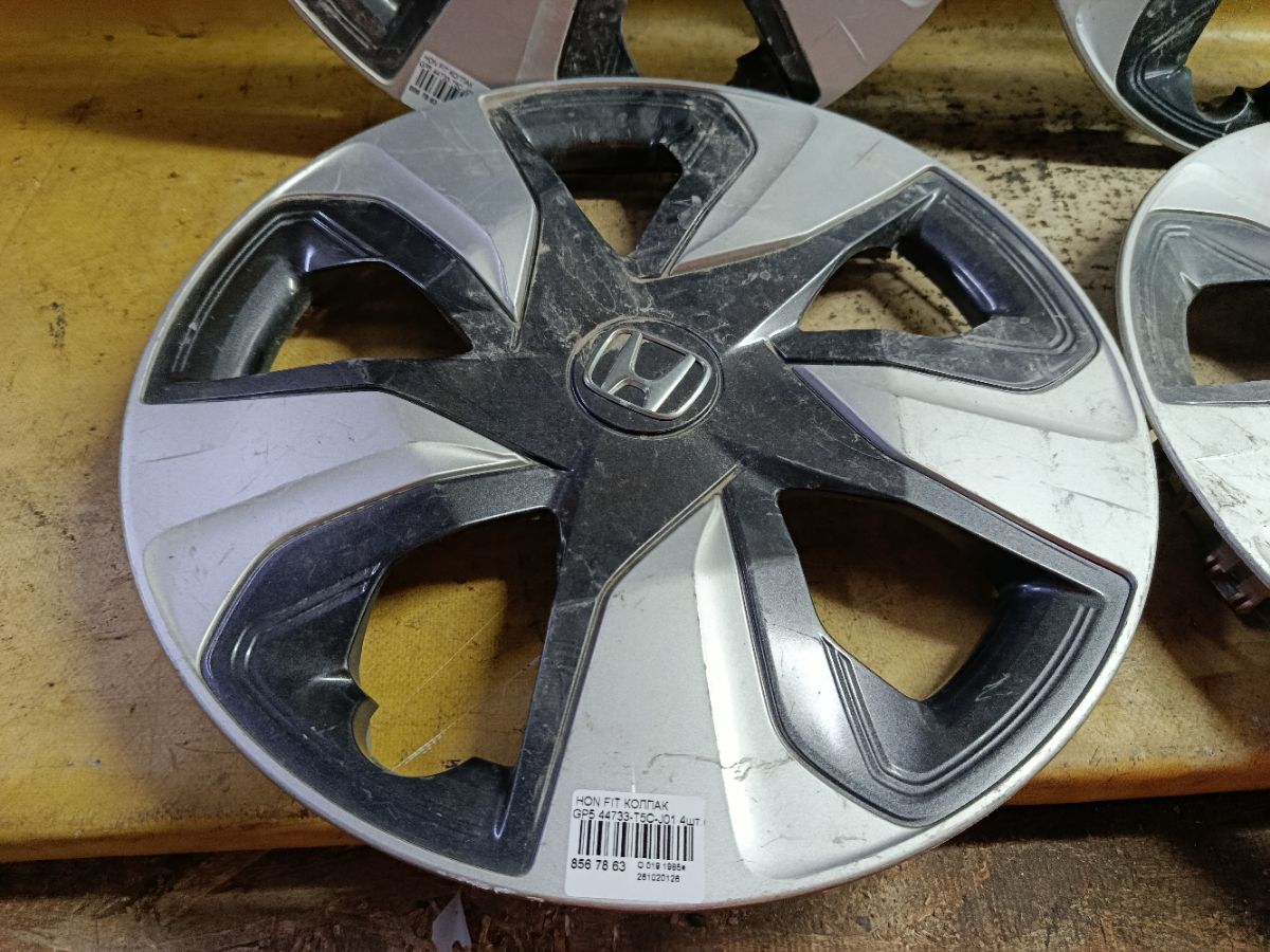 Колпак 44733-T5C-J01 на Honda Fit Hybrid GP5 Фото 3