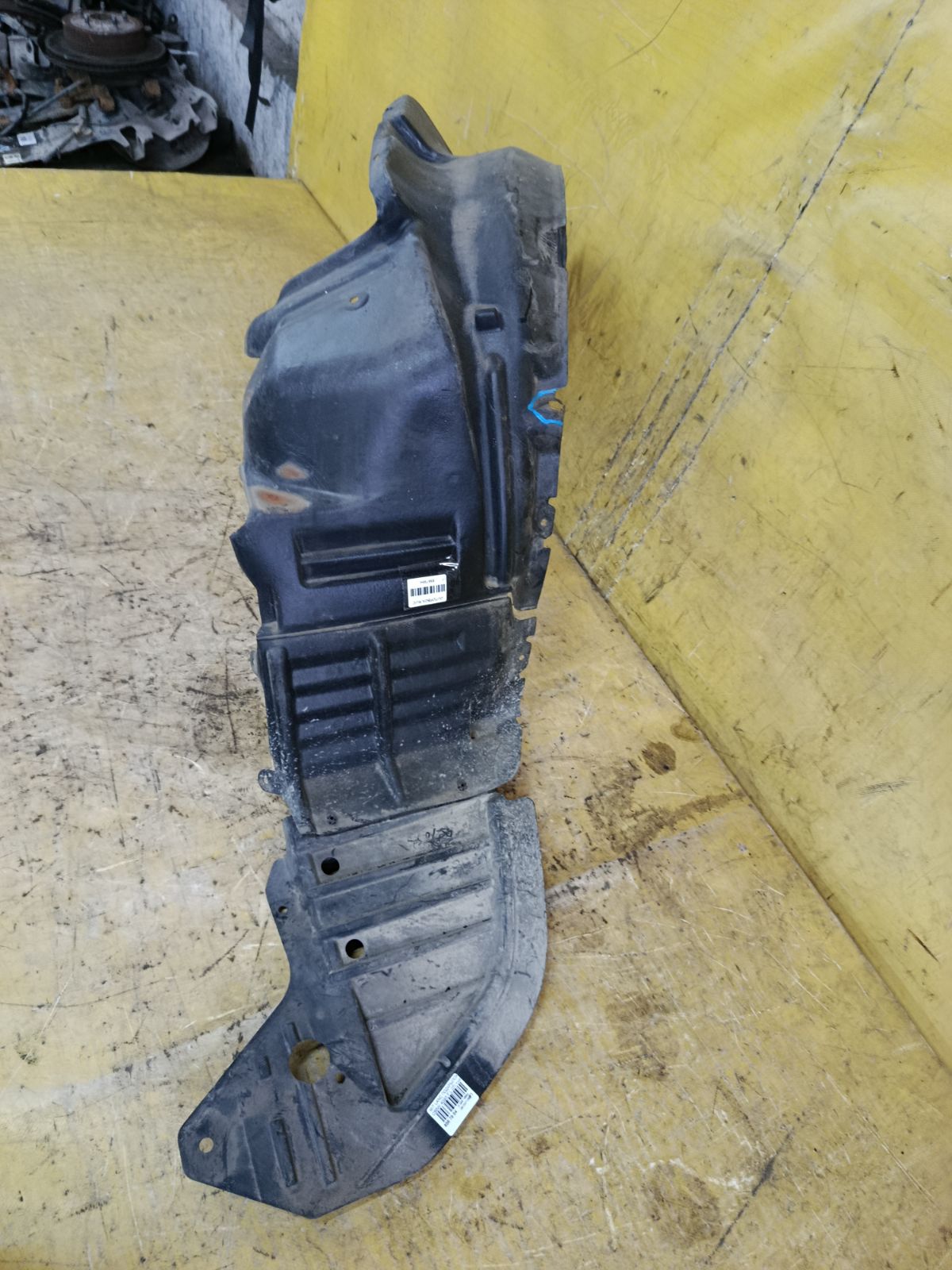 Подкрылок на Mitsubishi Lancer Cedia Wagon CS5W 4G93 Фото 2